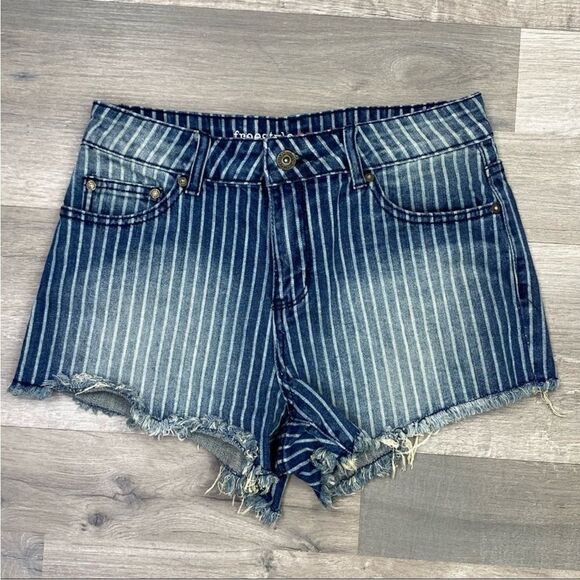 Freestyle Revolution Pinstriped Raw Hem High Rise Jean Shorts Juniors 7 - Picture 1 of 10